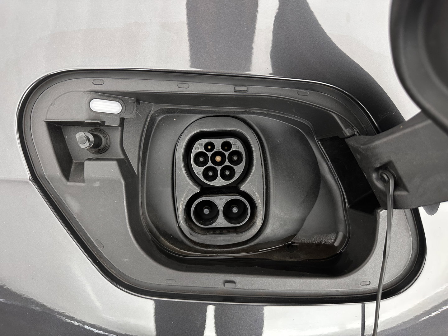 Volkswagen ID.3 First Plus 58 kWh [ 3-Fase ] {SOH-91%} (INCL-BTW) *ADAPTIVE-CRUISE | MATRIX-LED | CAMERA | KEYLESS | MICROFIBRE | AMBIENTLIGHT | NAVI-FULLMAP | DAB+ | ECC | HEATED-SPORTSEATS | DIGI-COCKPIT | 19''ALU*