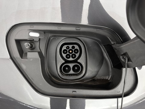 Volkswagen ID.3 First Plus 58 kWh [ 3-Fase ] {SOH-91%} (INCL-BTW) *ADAPTIVE-CRUISE | MATRIX-LED | CAMERA | KEYLESS | MICROFIBRE | AMBIENTLIGHT | NAVI-FULLMAP | DAB+ | ECC | HEATED-SPORTSEATS | DIGI-COCKPIT | 19''ALU*