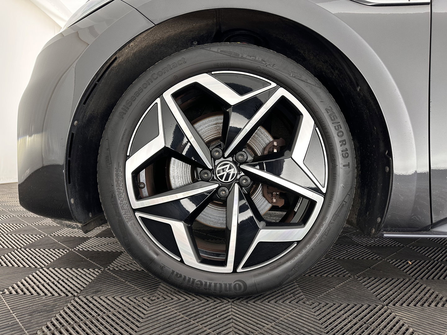 Volkswagen ID.3 First Plus 58 kWh [ 3-Fase ] {SOH-91%} (INCL-BTW) *ADAPTIVE-CRUISE | MATRIX-LED | CAMERA | KEYLESS | MICROFIBRE | AMBIENTLIGHT | NAVI-FULLMAP | DAB+ | ECC | HEATED-SPORTSEATS | DIGI-COCKPIT | 19''ALU*