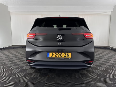 Volkswagen ID.3 First Plus 58 kWh [ 3-Fase ] {SOH-91%} (INCL-BTW) *ADAPTIVE-CRUISE | MATRIX-LED | CAMERA | KEYLESS | MICROFIBRE | AMBIENTLIGHT | NAVI-FULLMAP | DAB+ | ECC | HEATED-SPORTSEATS | DIGI-COCKPIT | 19''ALU*