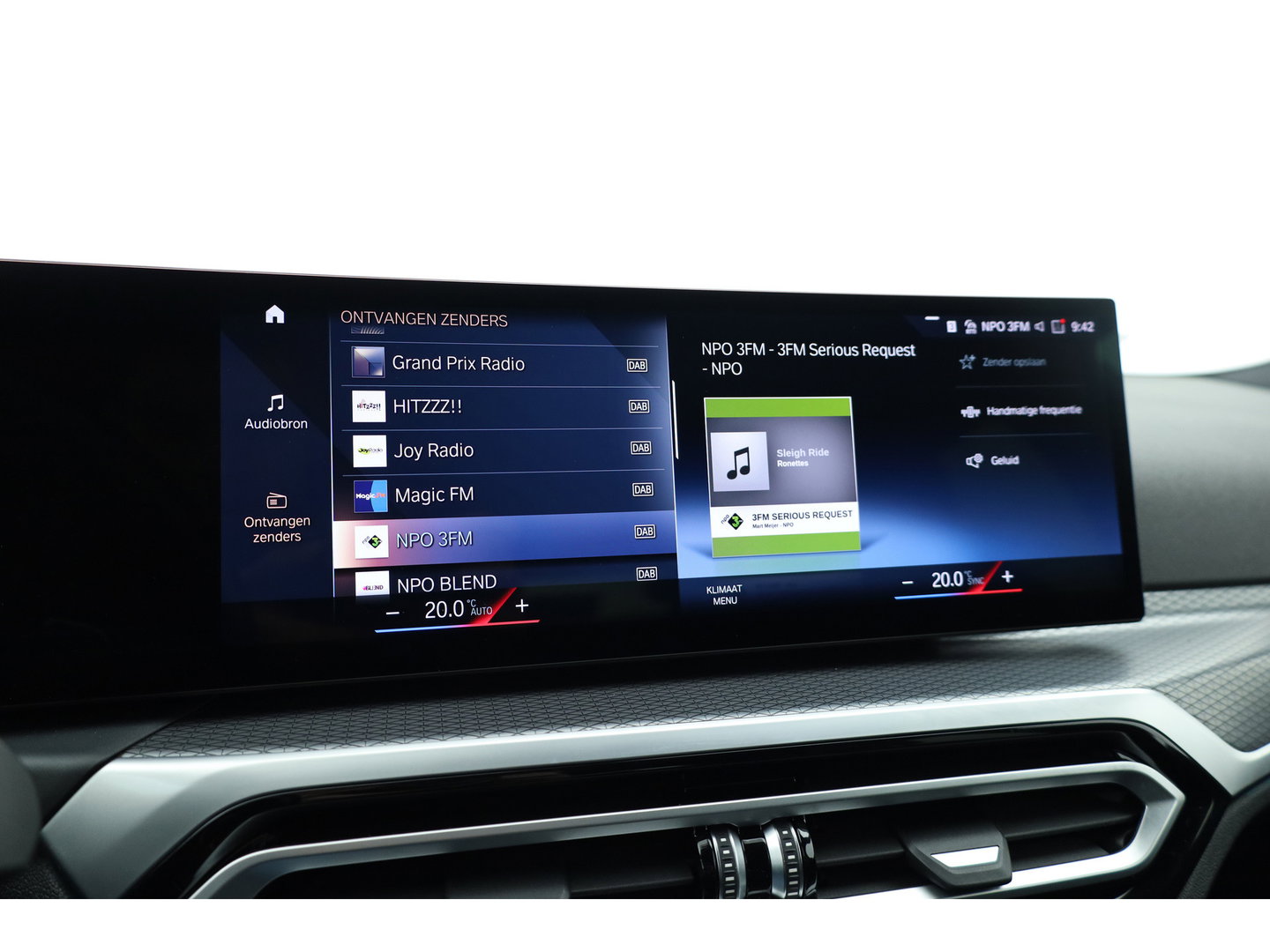 BMW 3 Serie Touring 320e M Sport | Facelift | Shadow Line | Curved display | Adapt. Cruise | Nav + CarPlay | Elek. Klep | Sfeerverlichting | LED | Stoelverw. | PDC V