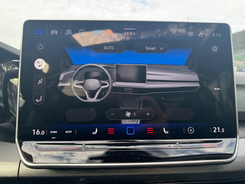 Volkswagen Golf 1.5 eTSI DSG Panorama Camera facelift HUD Memory