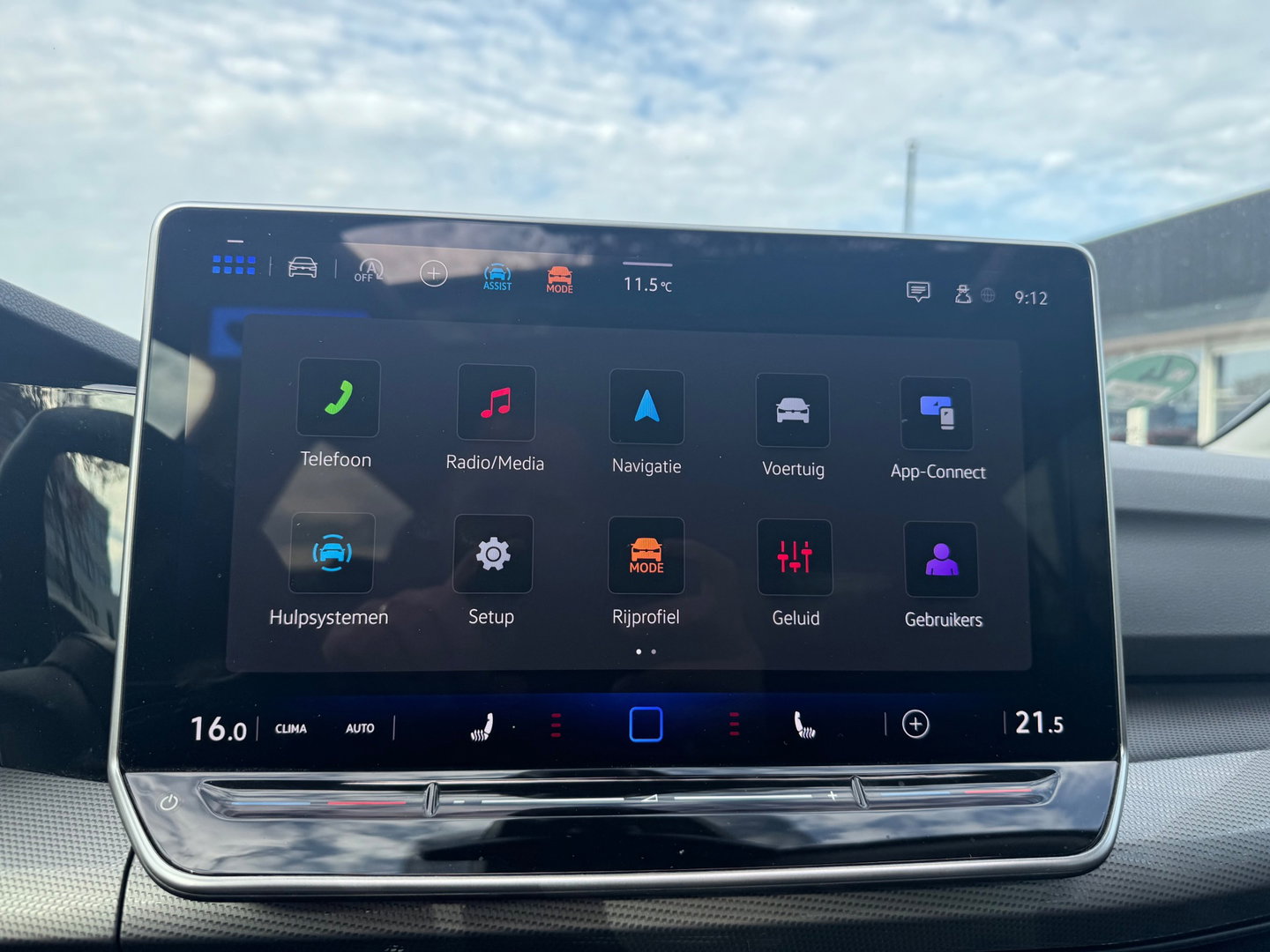 Volkswagen Golf 1.5 eTSI DSG Panorama Camera facelift HUD Memory