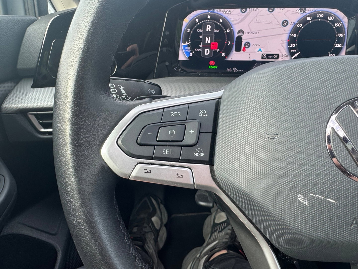 Volkswagen Golf 1.5 eTSI DSG Panorama Camera facelift HUD Memory