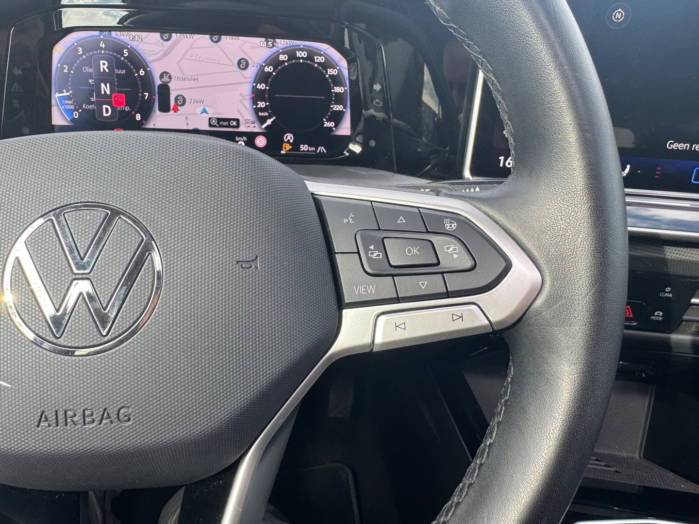 Volkswagen Golf 1.5 eTSI DSG Panorama Camera facelift HUD Memory