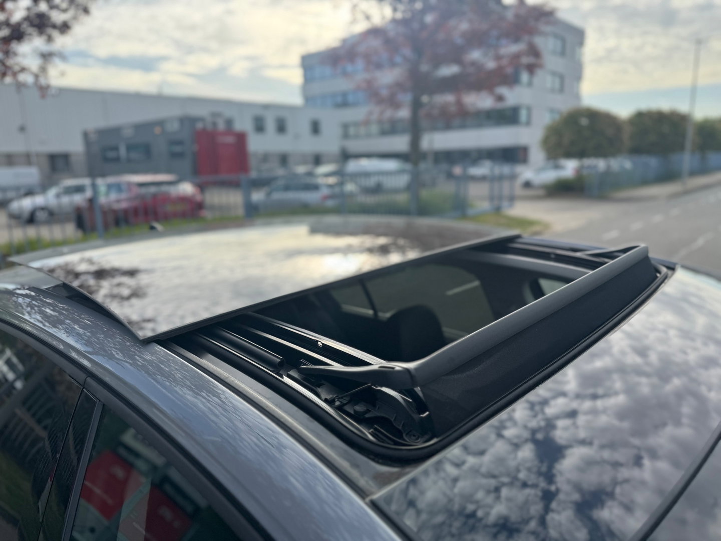 Volkswagen Golf 1.5 eTSI DSG Panorama Camera facelift HUD Memory