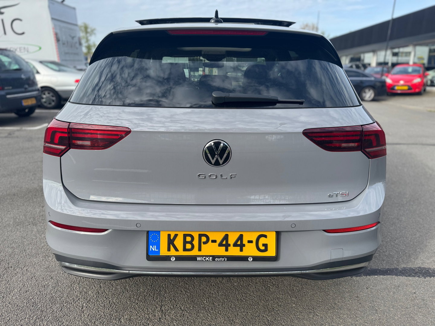 Volkswagen Golf 1.5 eTSI DSG Panorama Camera facelift HUD Memory