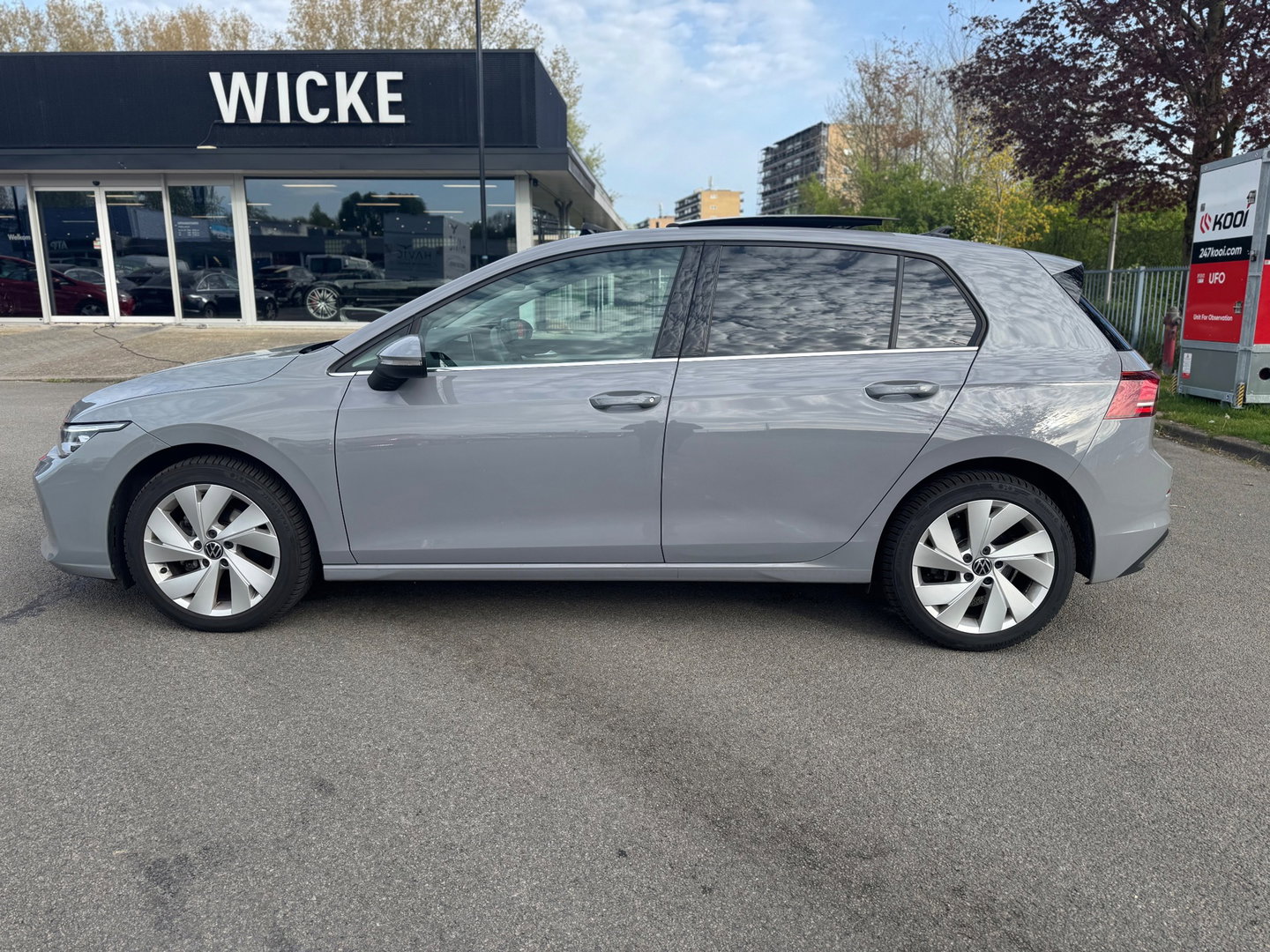 Volkswagen Golf 1.5 eTSI DSG Panorama Camera facelift HUD Memory