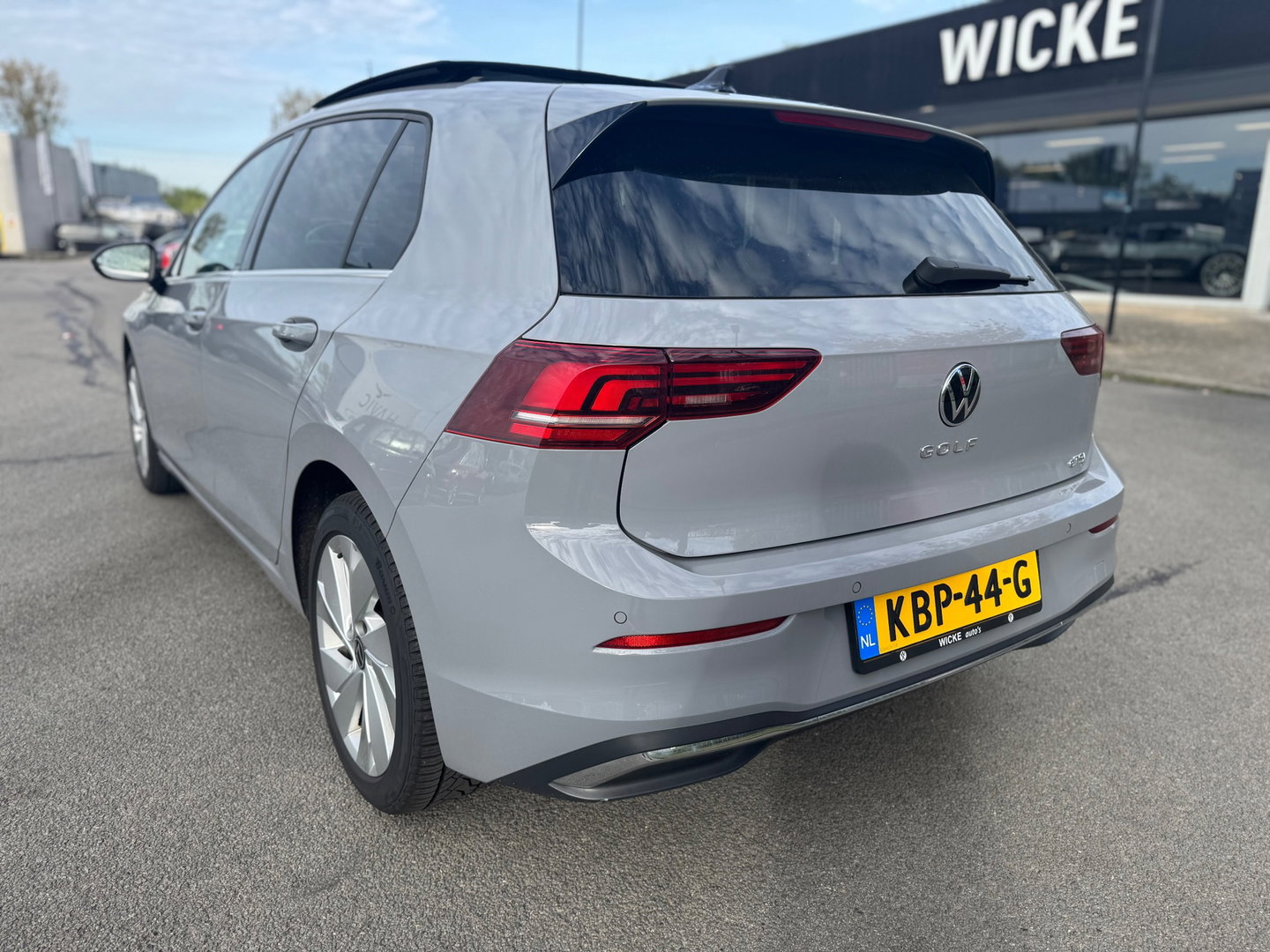 Volkswagen Golf 1.5 eTSI DSG Panorama Camera facelift HUD Memory