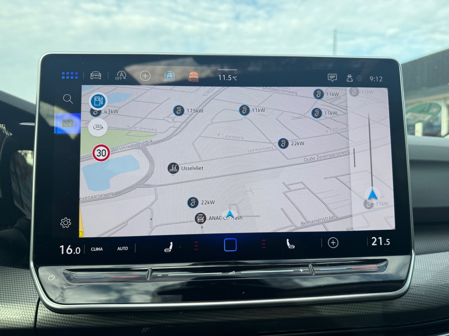 Volkswagen Golf 1.5 eTSI DSG Panorama Camera facelift HUD Memory