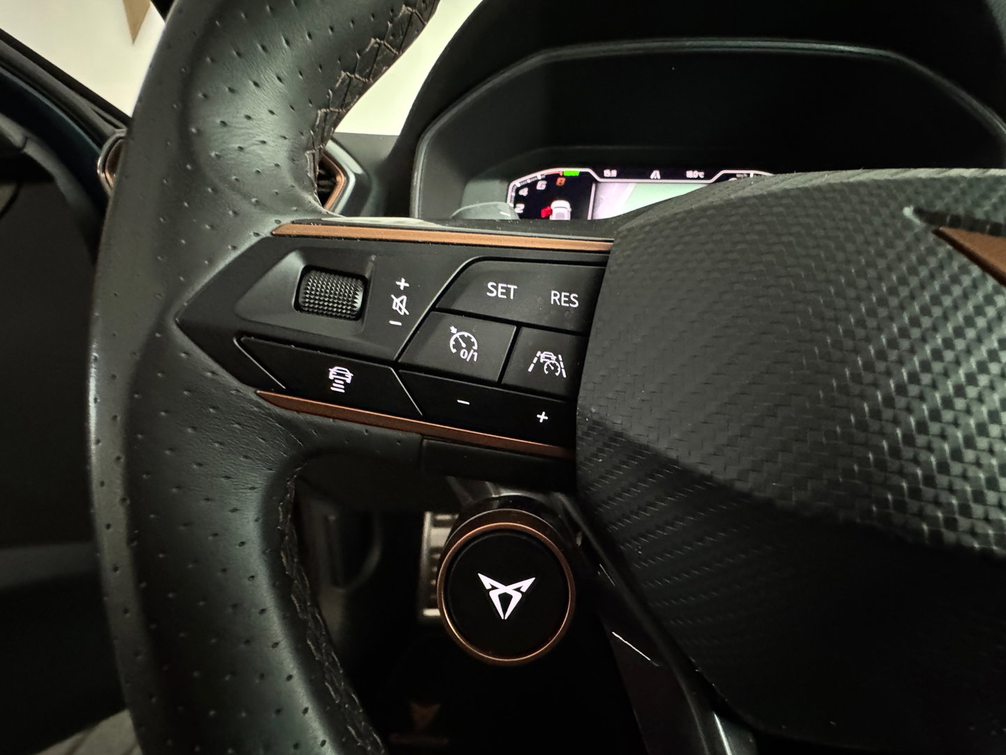 CUPRA Leon 1.4 e-Hybrid VZ Copper Edition Pano|Keyless|Sfeer