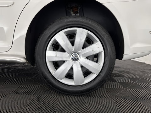 Volkswagen Touran 2.0 TDI Comfortline BlueMotion Aut. *AIRCO | CRUISE | CARPLAY | PDC | SIDE-BARS | PRIVACYGLASS | SHIFTPADDLES*