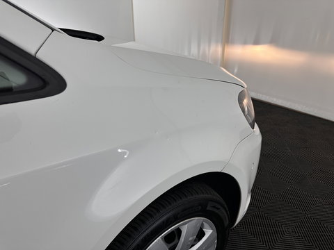 Volkswagen Touran 2.0 TDI Comfortline BlueMotion Aut. *AIRCO | CRUISE | CARPLAY | PDC | SIDE-BARS | PRIVACYGLASS | SHIFTPADDLES*