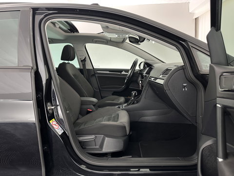 Volkswagen Golf 1.6 TDI R-Line Highline Business Aut. *PANO | MICROFIBRE | ADAPTIVE-CRUISE | DIGI-COCKPIT | HEATED-SPORTSEATS | PRIVACY-GLASS | NAVI-FULLMAP | ECC | PARKPILOT | 18''ALU*