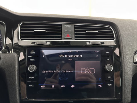 Volkswagen Golf 1.6 TDI R-Line Highline Business Aut. *PANO | MICROFIBRE | ADAPTIVE-CRUISE | DIGI-COCKPIT | HEATED-SPORTSEATS | PRIVACY-GLASS | NAVI-FULLMAP | ECC | PARKPILOT | 18''ALU*