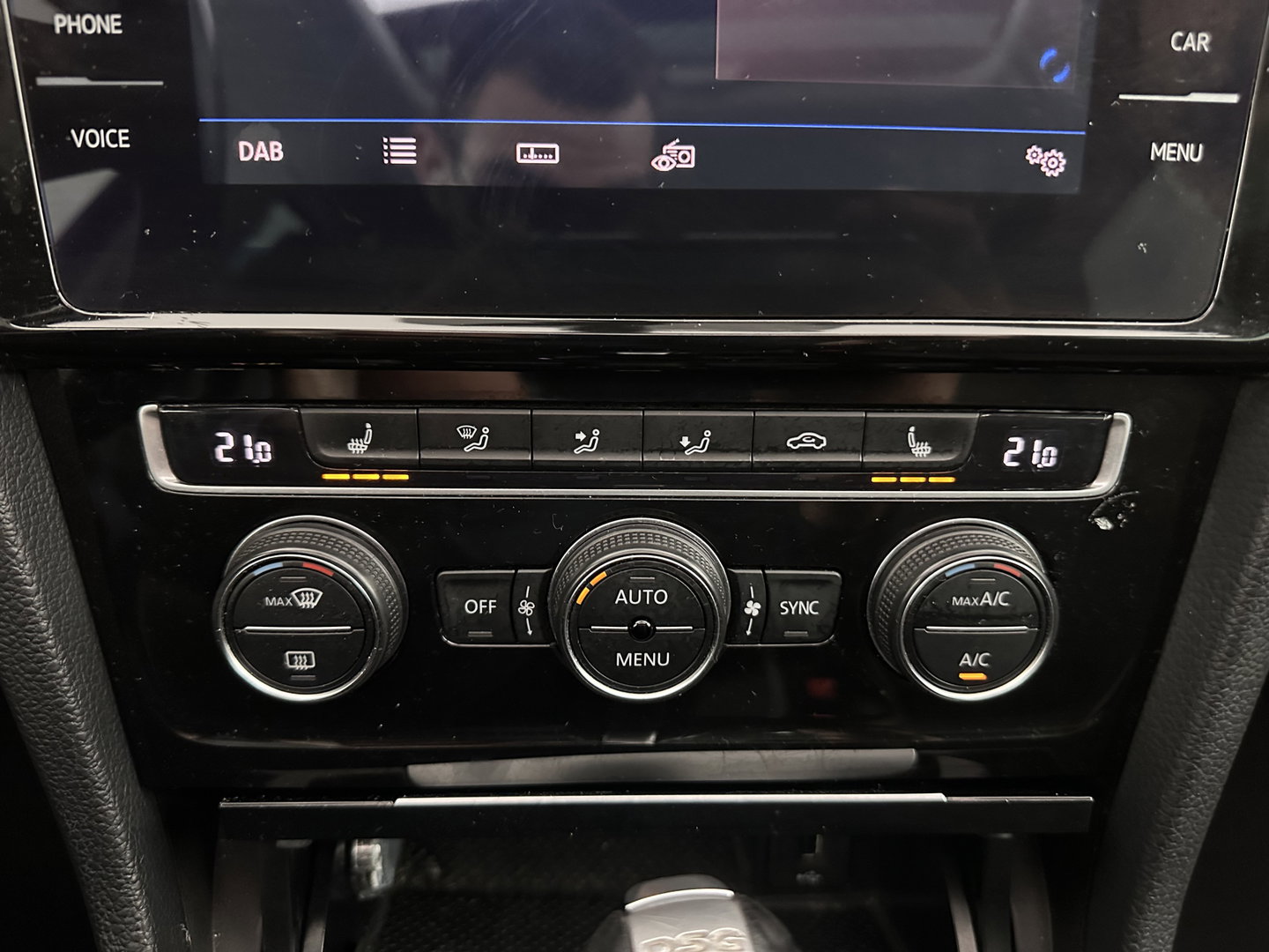 Volkswagen Golf 1.6 TDI R-Line Highline Business Aut. *PANO | MICROFIBRE | ADAPTIVE-CRUISE | DIGI-COCKPIT | HEATED-SPORTSEATS | PRIVACY-GLASS | NAVI-FULLMAP | ECC | PARKPILOT | 18''ALU*