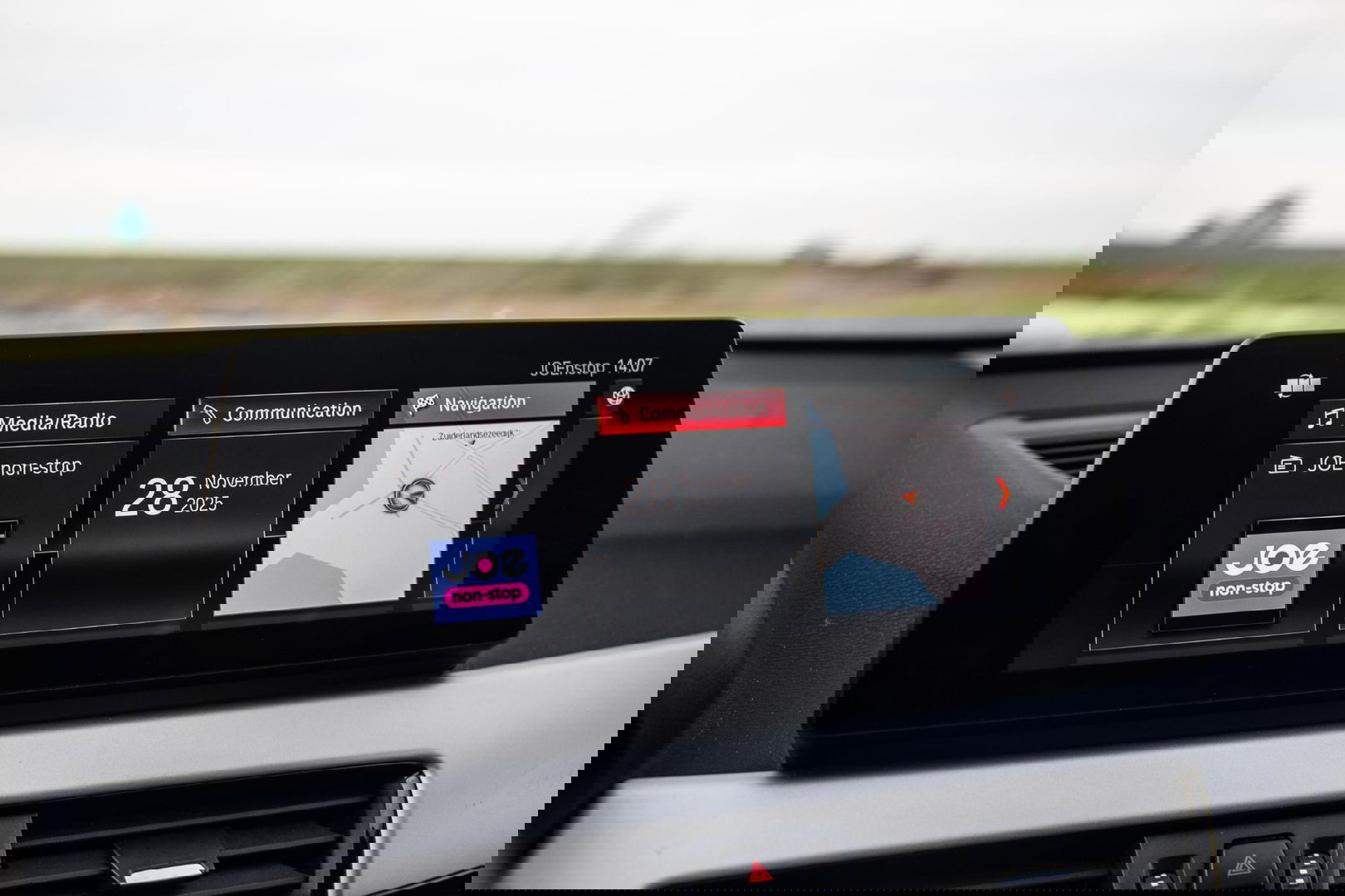 BMW X1 xDrive25e Executive CAMERA / CARPLAY / HEAD UP DISPLAY / LEDER / LED / CRUISE CONTROLE / STOELVERWARMING