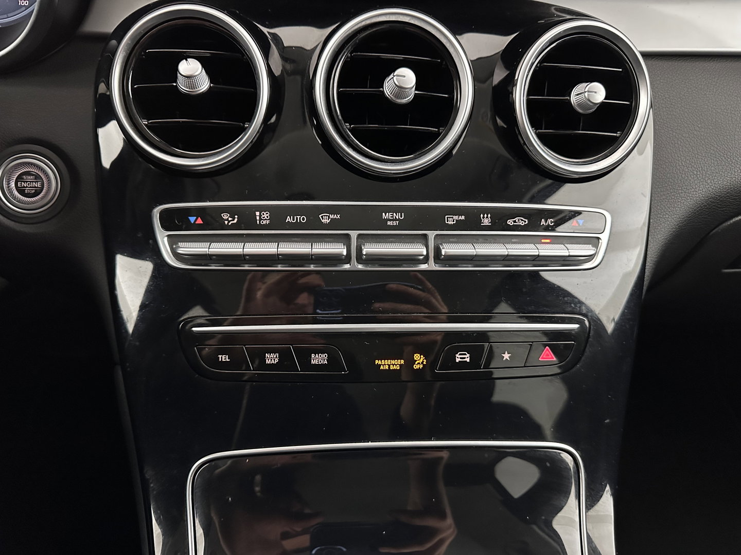 Mercedes-Benz GLC 300e 4MATIC Business Solution (IINCL.BTW) *LEATHER | FULL-LED | DIGI-COCKPIT | HEATED-SPORTSEATS | CAMERA | PRIAVACY-GLASS | NAVI-FULLMAP | ECC | PDC | CRUISE | 18''ALU*