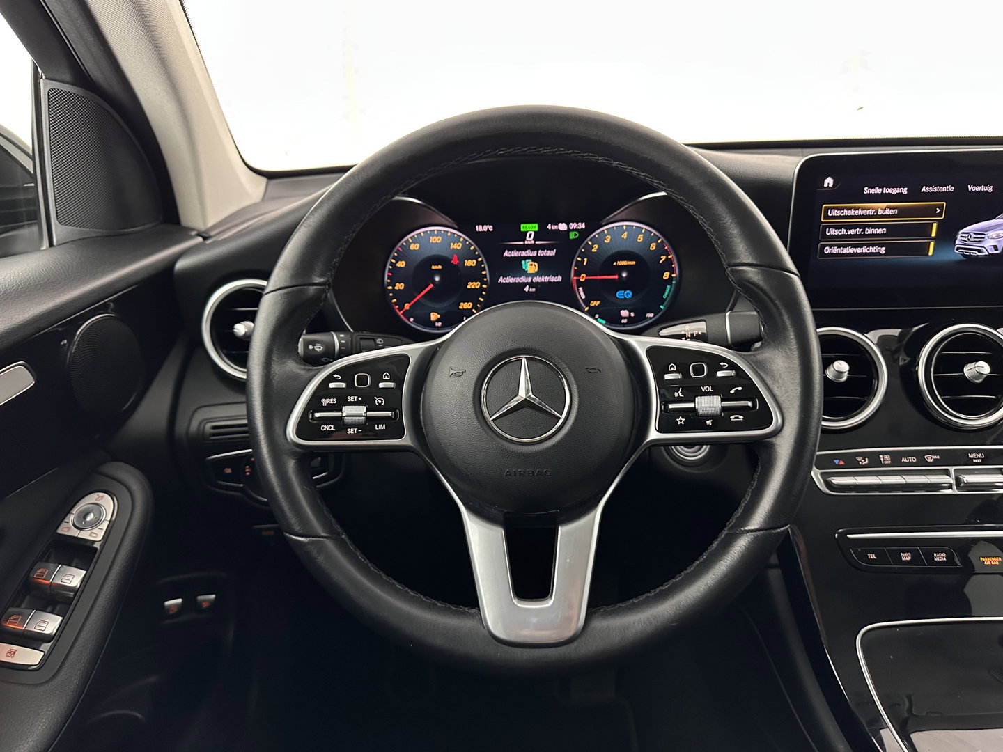 Mercedes-Benz GLC 300e 4MATIC Business Solution (IINCL.BTW) *LEATHER | FULL-LED | DIGI-COCKPIT | HEATED-SPORTSEATS | CAMERA | PRIAVACY-GLASS | NAVI-FULLMAP | ECC | PDC | CRUISE | 18''ALU*