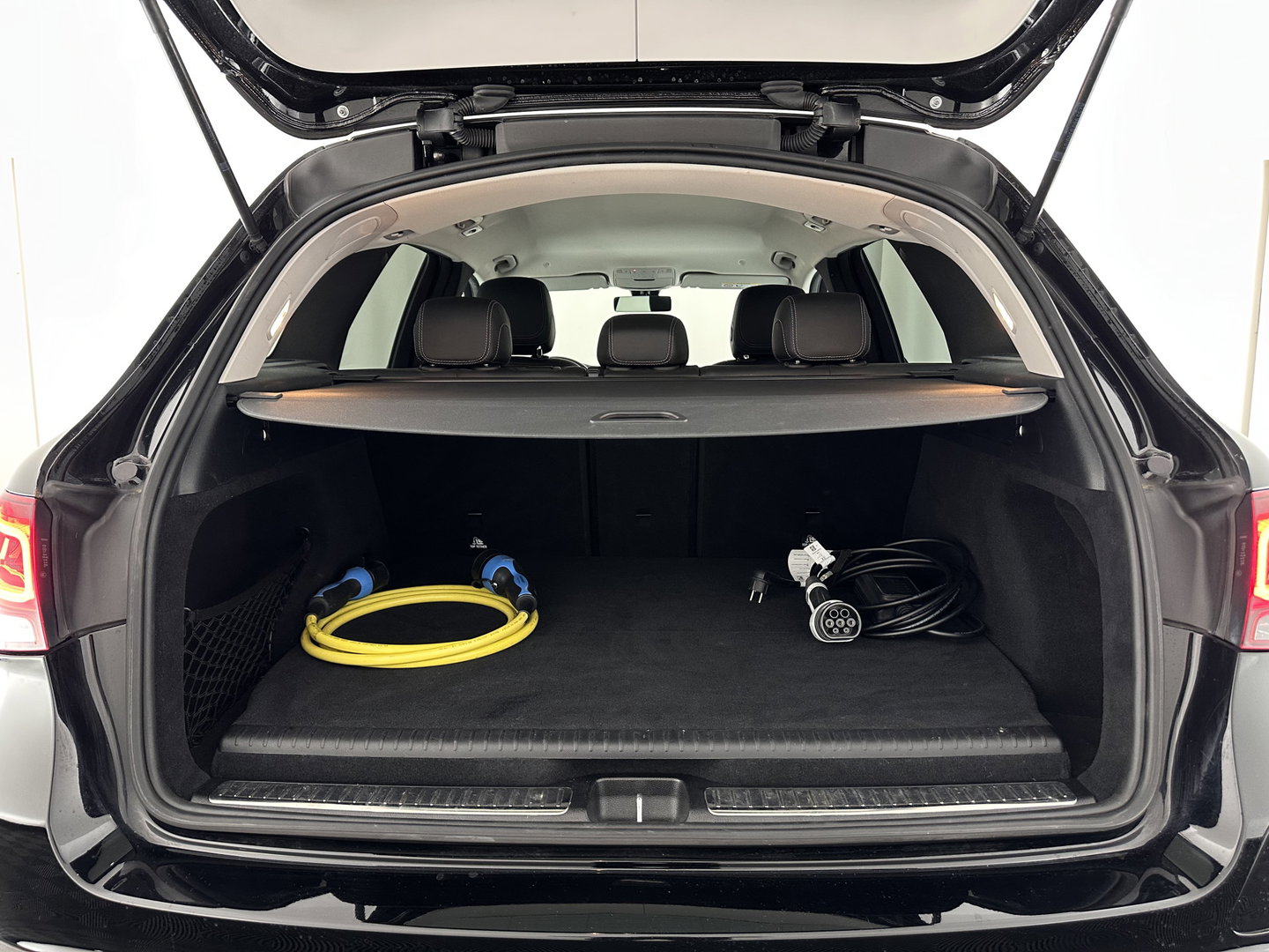 Mercedes-Benz GLC 300e 4MATIC Business Solution (IINCL.BTW) *LEATHER | FULL-LED | DIGI-COCKPIT | HEATED-SPORTSEATS | CAMERA | PRIAVACY-GLASS | NAVI-FULLMAP | ECC | PDC | CRUISE | 18''ALU*