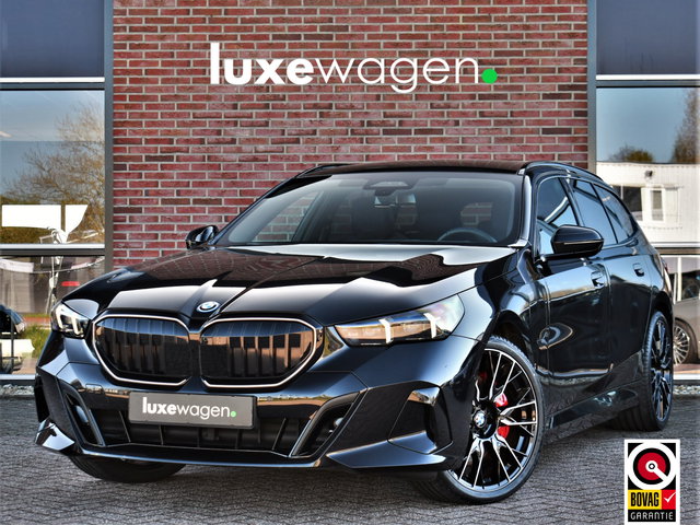 BMW 5 Serie - Touring 550e xDrive M-Sport Pro Pano ACC B&W 360 HUD Stoelvent 21inch