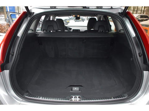 Volvo XC60 T5 AWD Inscription | Trekhaak 2000KG | Dealer onderhouden | Stoelverwarming | Leer | Cruise Control | Bluetooth |