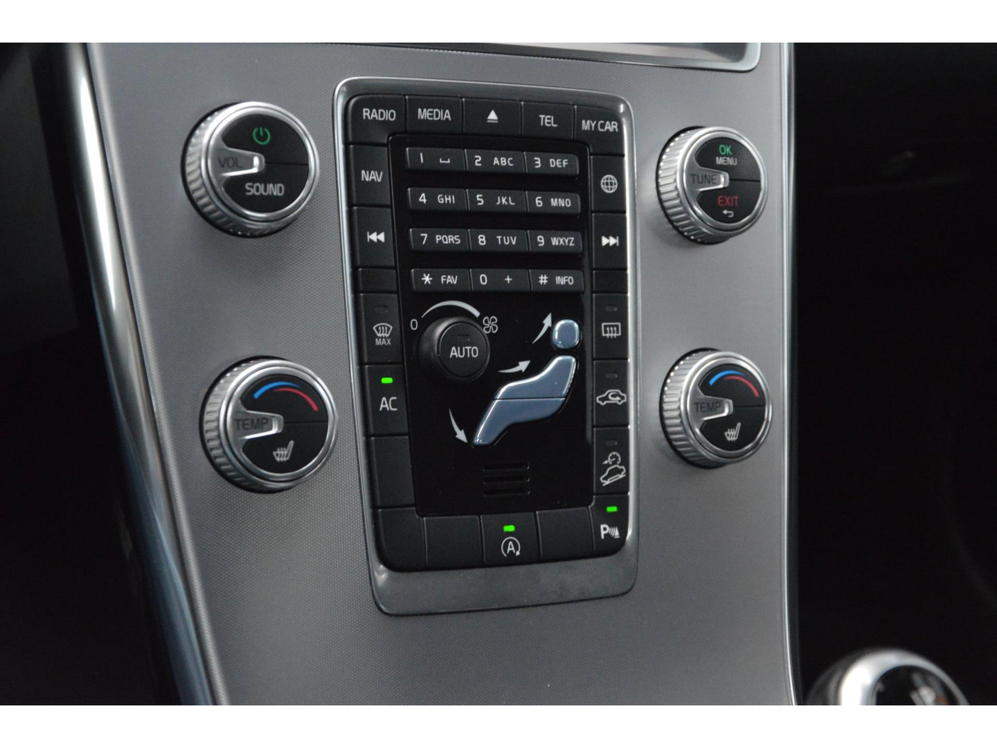 Volvo XC60 T5 AWD Inscription | Trekhaak 2000KG | Dealer onderhouden | Stoelverwarming | Leer | Cruise Control | Bluetooth |