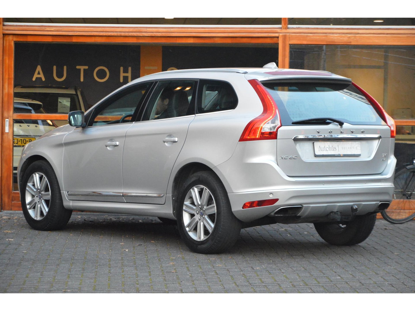 Volvo XC60 T5 AWD Inscription | Trekhaak 2000KG | Dealer onderhouden | Stoelverwarming | Leer | Cruise Control | Bluetooth |