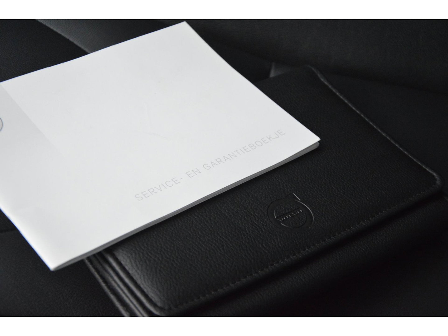 Volvo XC60 T5 AWD Inscription | Trekhaak 2000KG | Dealer onderhouden | Stoelverwarming | Leer | Cruise Control | Bluetooth |