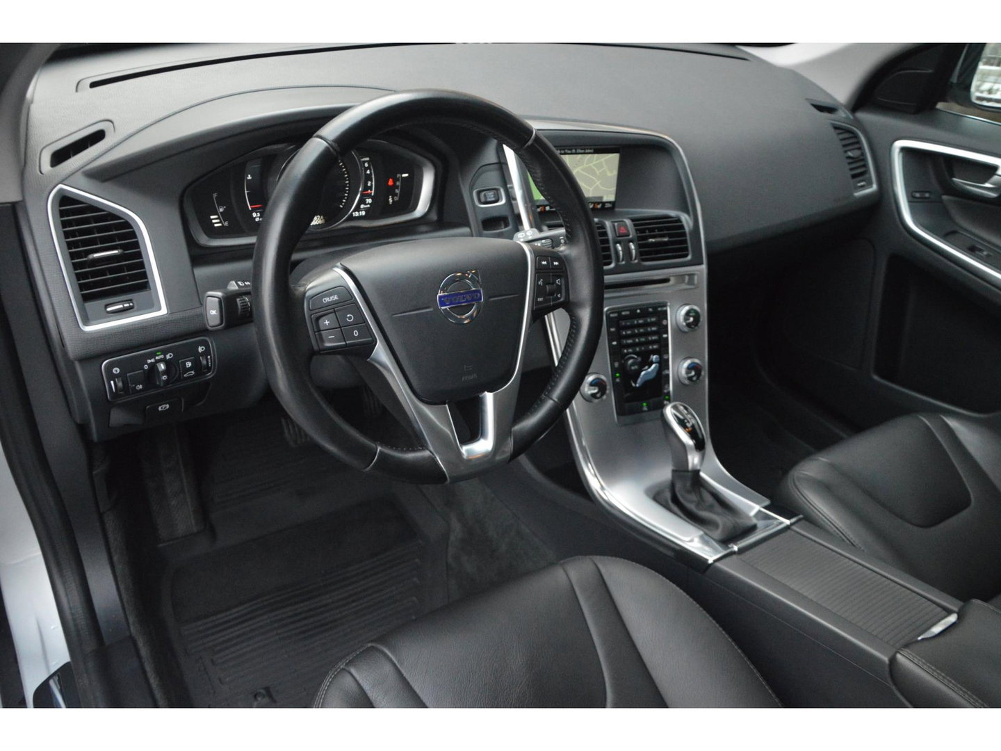 Volvo XC60 T5 AWD Inscription | Trekhaak 2000KG | Dealer onderhouden | Stoelverwarming | Leer | Cruise Control | Bluetooth |