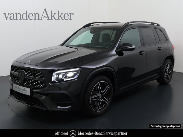 Mercedes-Benz GLB - 180 AMG // Nightpakket // Sfeerverlichting // 19" AMG Velgen // Camera // Elek. Achterklep