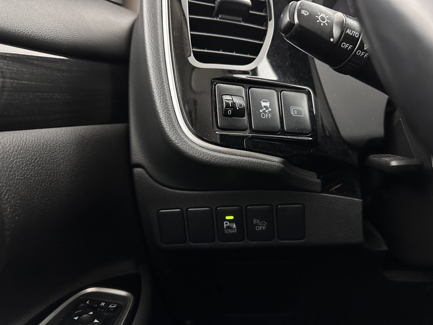 Mitsubishi Outlander 2.0 PHEV Executive Edition Aut. *LEATHER-MICROFIBRE | ROCKFORD-AUDIO | NAVI-FULLMAP | KEYLESS | CAMERA | HEATED-COMFORTSEATS | ECC | SHIFT-PADDLES | PDC | CRUISE | PRIVACY-GLASS | 18''ALU*