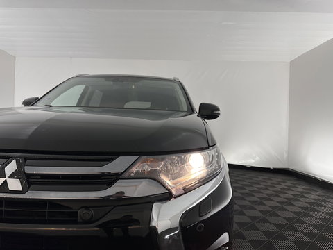 Mitsubishi Outlander 2.0 PHEV Executive Edition Aut. *LEATHER-MICROFIBRE | ROCKFORD-AUDIO | NAVI-FULLMAP | KEYLESS | CAMERA | HEATED-COMFORTSEATS | ECC | SHIFT-PADDLES | PDC | CRUISE | PRIVACY-GLASS | 18''ALU*