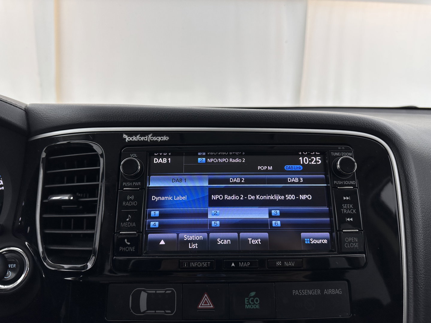 Mitsubishi Outlander 2.0 PHEV Executive Edition Aut. *LEATHER-MICROFIBRE | ROCKFORD-AUDIO | NAVI-FULLMAP | KEYLESS | CAMERA | HEATED-COMFORTSEATS | ECC | SHIFT-PADDLES | PDC | CRUISE | PRIVACY-GLASS | 18''ALU*