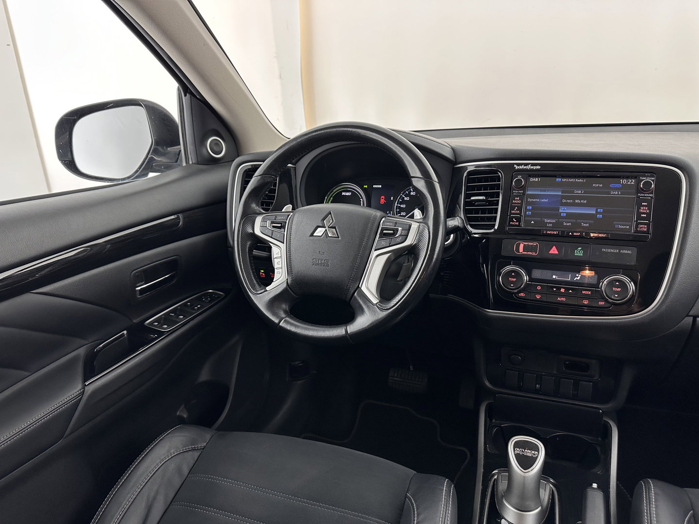 Mitsubishi Outlander 2.0 PHEV Executive Edition Aut. *LEATHER-MICROFIBRE | ROCKFORD-AUDIO | NAVI-FULLMAP | KEYLESS | CAMERA | HEATED-COMFORTSEATS | ECC | SHIFT-PADDLES | PDC | CRUISE | PRIVACY-GLASS | 18''ALU*