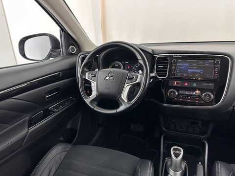 Mitsubishi Outlander 2.0 PHEV Executive Edition Aut. *LEATHER-MICROFIBRE | ROCKFORD-AUDIO | NAVI-FULLMAP | KEYLESS | CAMERA | HEATED-COMFORTSEATS | ECC | SHIFT-PADDLES | PDC | CRUISE | PRIVACY-GLASS | 18''ALU*