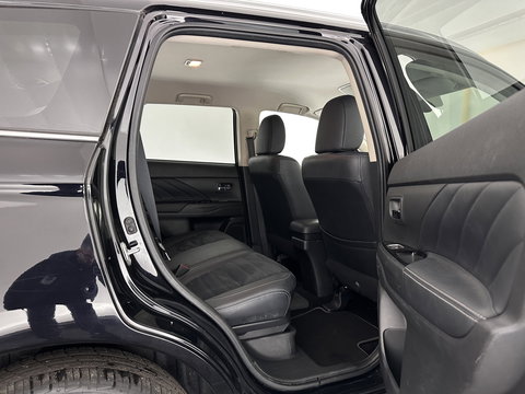Mitsubishi Outlander 2.0 PHEV Executive Edition Aut. *LEATHER-MICROFIBRE | ROCKFORD-AUDIO | NAVI-FULLMAP | KEYLESS | CAMERA | HEATED-COMFORTSEATS | ECC | SHIFT-PADDLES | PDC | CRUISE | PRIVACY-GLASS | 18''ALU*
