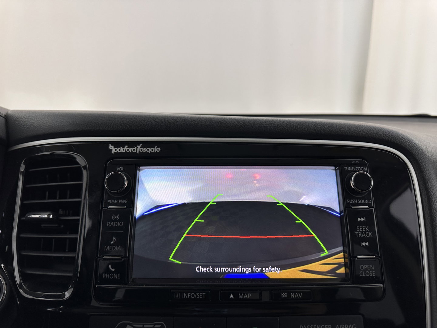 Mitsubishi Outlander 2.0 PHEV Executive Edition Aut. *LEATHER-MICROFIBRE | ROCKFORD-AUDIO | NAVI-FULLMAP | KEYLESS | CAMERA | HEATED-COMFORTSEATS | ECC | SHIFT-PADDLES | PDC | CRUISE | PRIVACY-GLASS | 18''ALU*