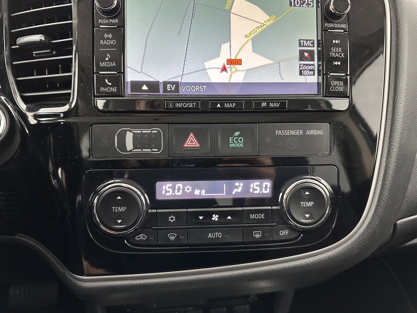 Mitsubishi Outlander 2.0 PHEV Executive Edition Aut. *LEATHER-MICROFIBRE | ROCKFORD-AUDIO | NAVI-FULLMAP | KEYLESS | CAMERA | HEATED-COMFORTSEATS | ECC | SHIFT-PADDLES | PDC | CRUISE | PRIVACY-GLASS | 18''ALU*