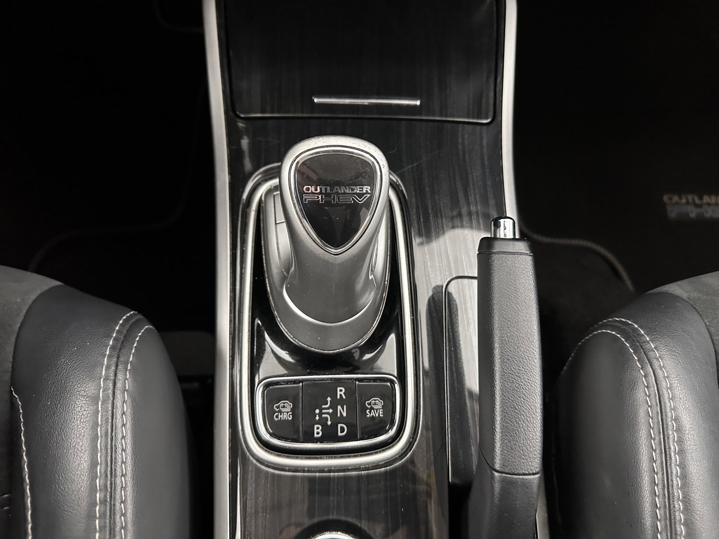 Mitsubishi Outlander 2.0 PHEV Executive Edition Aut. *LEATHER-MICROFIBRE | ROCKFORD-AUDIO | NAVI-FULLMAP | KEYLESS | CAMERA | HEATED-COMFORTSEATS | ECC | SHIFT-PADDLES | PDC | CRUISE | PRIVACY-GLASS | 18''ALU*