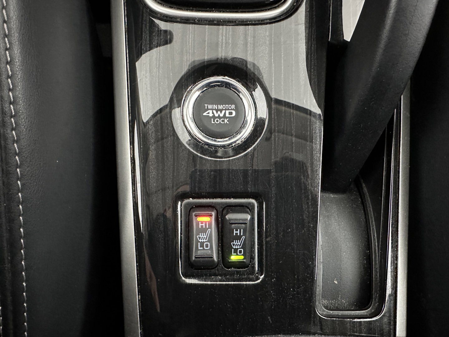 Mitsubishi Outlander 2.0 PHEV Executive Edition Aut. *LEATHER-MICROFIBRE | ROCKFORD-AUDIO | NAVI-FULLMAP | KEYLESS | CAMERA | HEATED-COMFORTSEATS | ECC | SHIFT-PADDLES | PDC | CRUISE | PRIVACY-GLASS | 18''ALU*