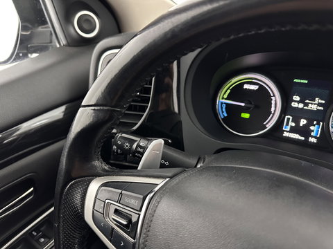Mitsubishi Outlander 2.0 PHEV Executive Edition Aut. *LEATHER-MICROFIBRE | ROCKFORD-AUDIO | NAVI-FULLMAP | KEYLESS | CAMERA | HEATED-COMFORTSEATS | ECC | SHIFT-PADDLES | PDC | CRUISE | PRIVACY-GLASS | 18''ALU*