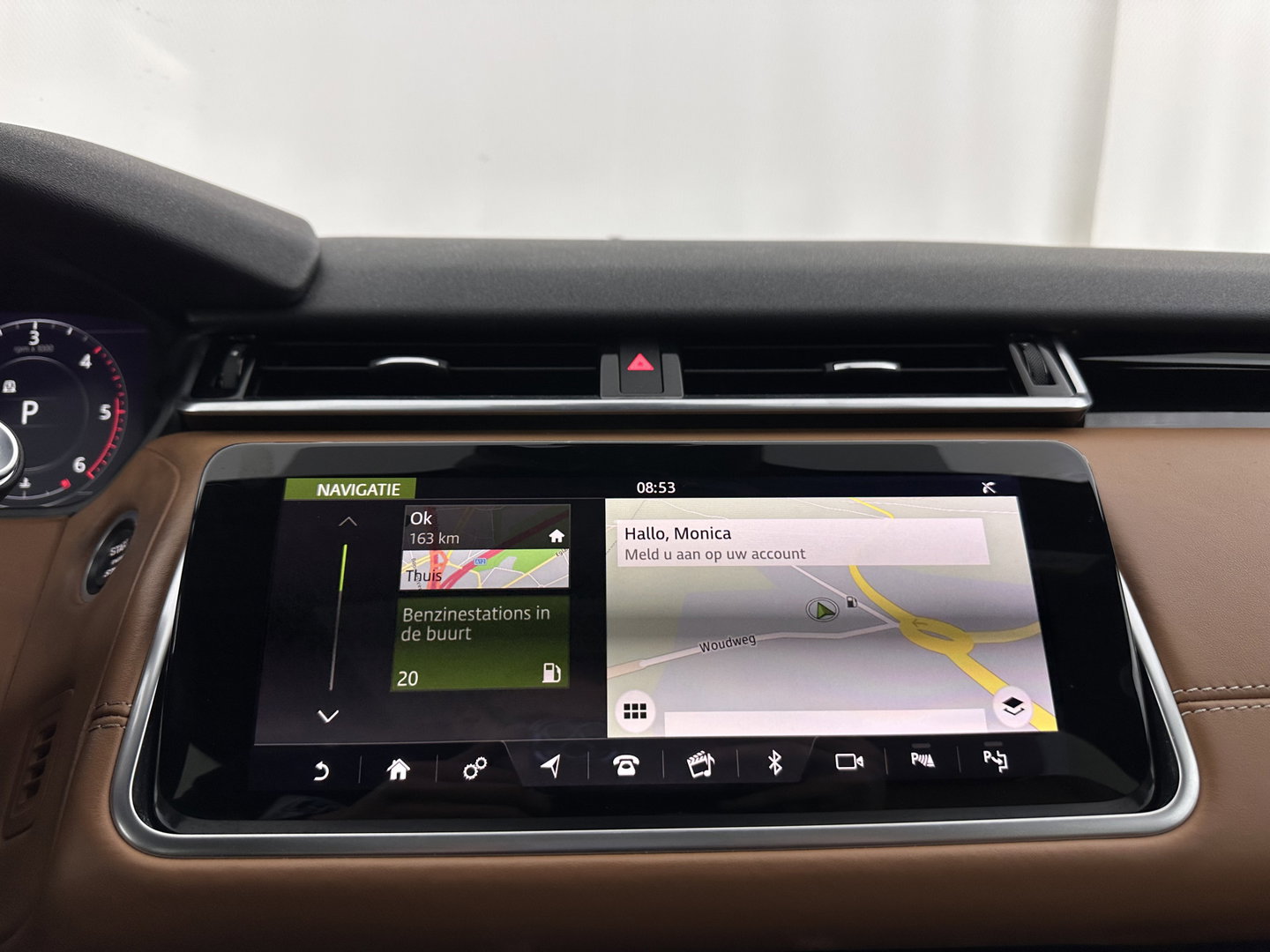 Land Rover Range Rover Velar 2.0 I4 AWD R-Dynamic HSE (INCL-BTW) Aut. *PANO | LEATHER | MATRIX-LED | MEMORY-PACK | BLINDSPOT | MERIDIAN-SURROUND | DIGI-COCKPIT | CAMERA | KEYLESS | HEATED-COMFORTSEATS | PRIVACYGLASS | SHIFTPADDLES | 22''ALU*