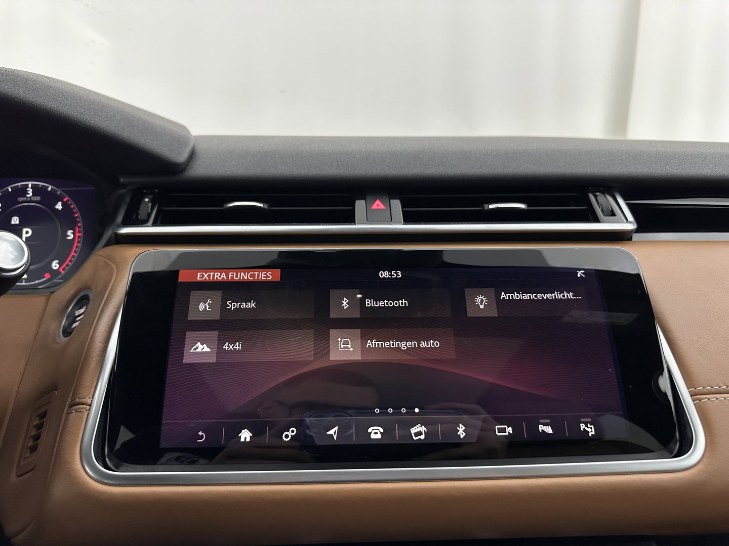 Land Rover Range Rover Velar 2.0 I4 AWD R-Dynamic HSE (INCL-BTW) Aut. *PANO | LEATHER | MATRIX-LED | MEMORY-PACK | BLINDSPOT | MERIDIAN-SURROUND | DIGI-COCKPIT | CAMERA | KEYLESS | HEATED-COMFORTSEATS | PRIVACYGLASS | SHIFTPADDLES | 22''ALU*