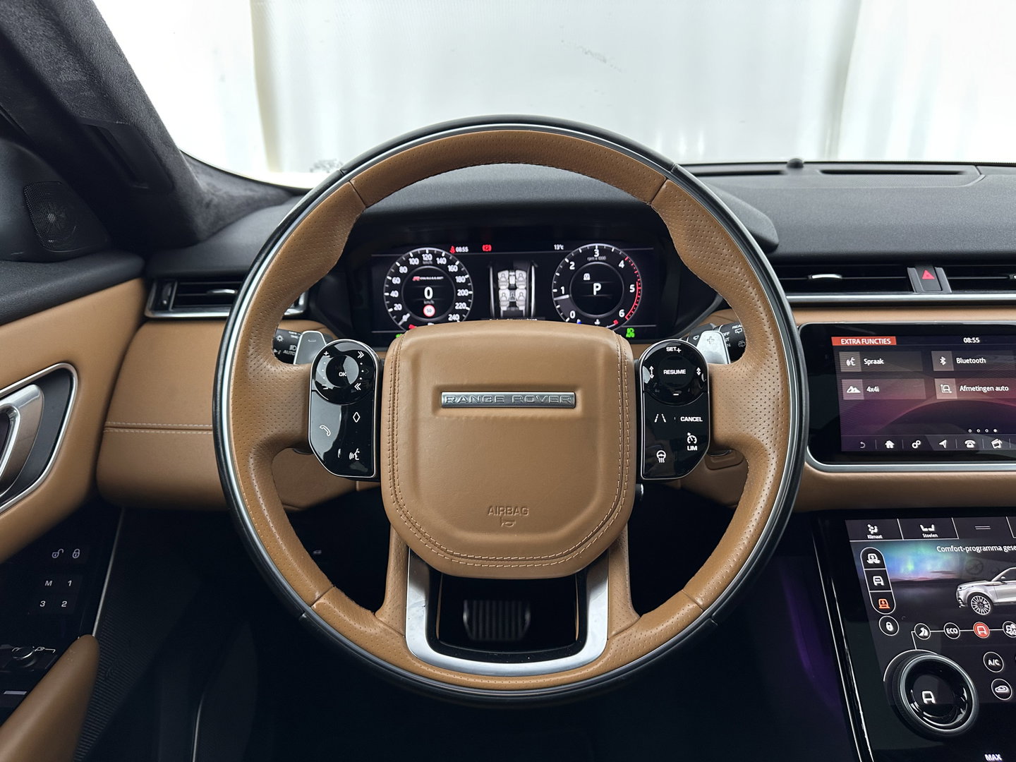Land Rover Range Rover Velar 2.0 I4 AWD R-Dynamic HSE (INCL-BTW) Aut. *PANO | LEATHER | MATRIX-LED | MEMORY-PACK | BLINDSPOT | MERIDIAN-SURROUND | DIGI-COCKPIT | CAMERA | KEYLESS | HEATED-COMFORTSEATS | PRIVACYGLASS | SHIFTPADDLES | 22''ALU*