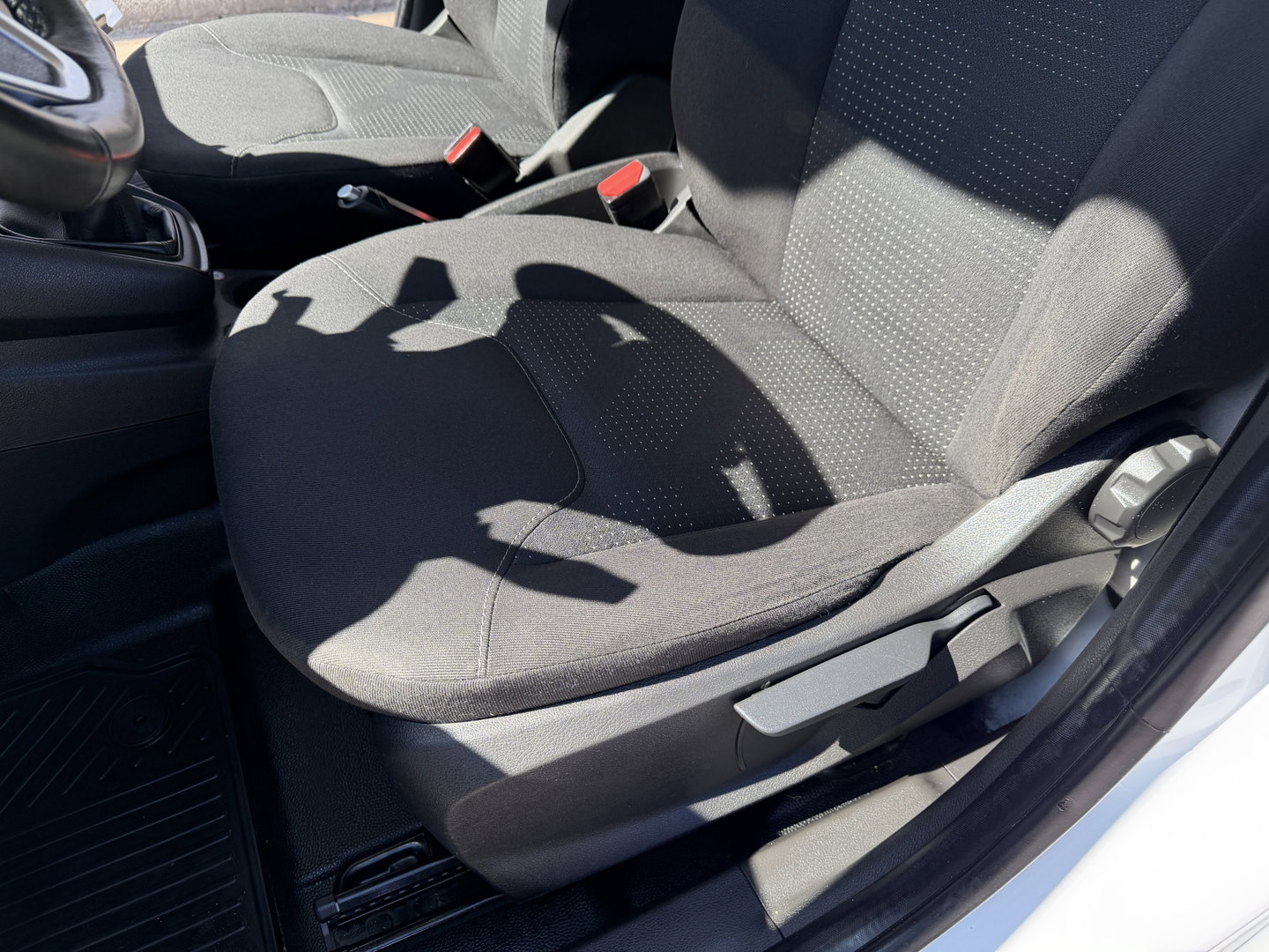 Ford Transit Courier 1.5 TDCI Trend / euro 6 / bpm vrij / vaste prijs rijklaar € 9.950 marge / vrij van btw / pdc voor en achter / airco / cruise / schuifdeur / lichtmetalen velgen