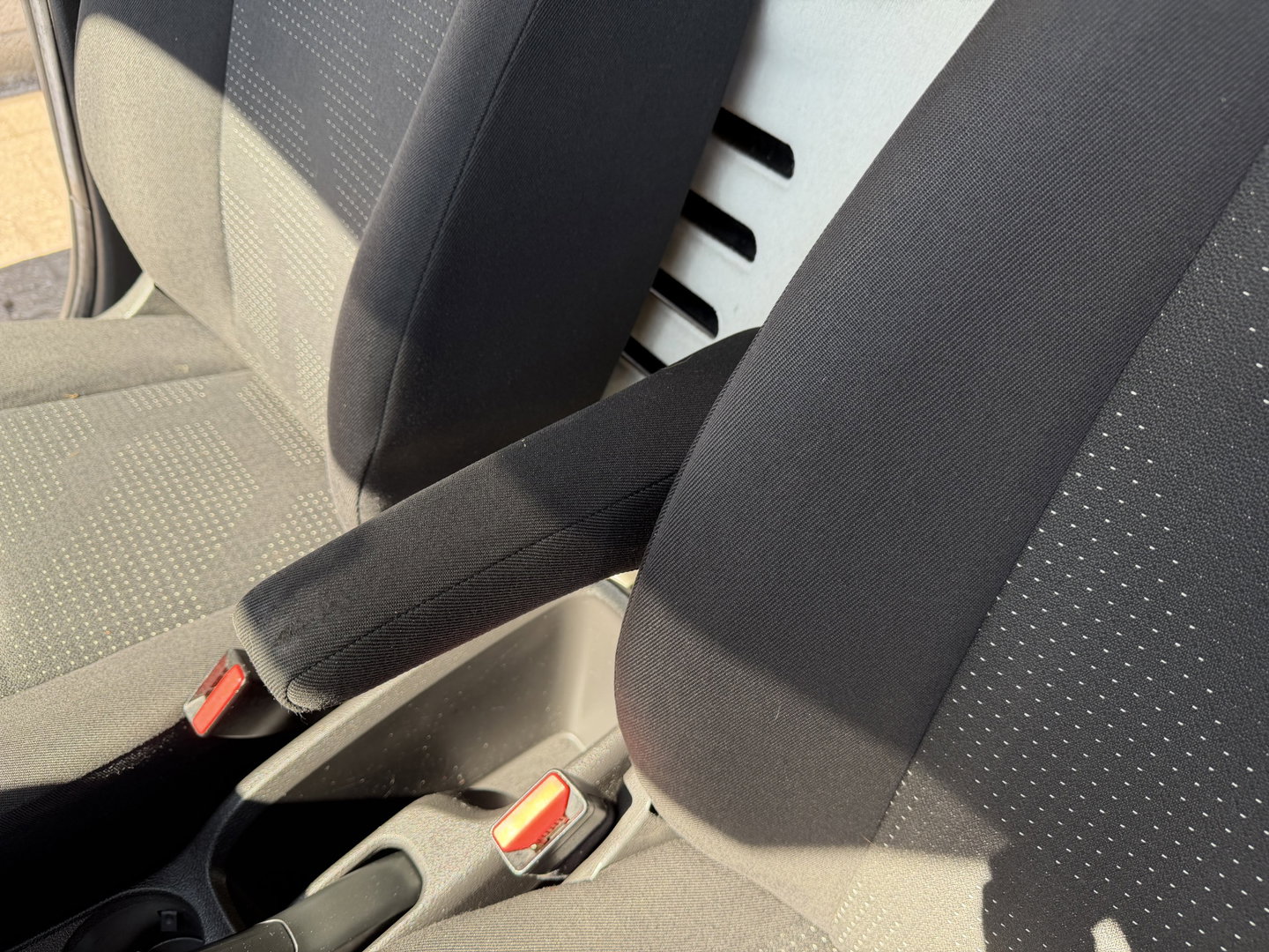 Ford Transit Courier 1.5 TDCI Trend / euro 6 / bpm vrij / vaste prijs rijklaar € 9.950 marge / vrij van btw / pdc voor en achter / airco / cruise / schuifdeur / lichtmetalen velgen