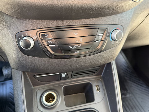 Ford Transit Courier 1.5 TDCI Trend / euro 6 / bpm vrij / vaste prijs rijklaar € 9.950 marge / vrij van btw / pdc voor en achter / airco / cruise / schuifdeur / lichtmetalen velgen