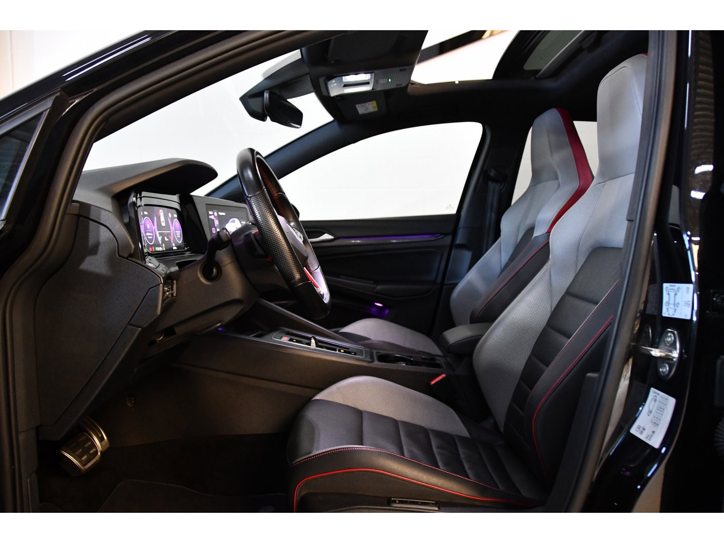 Volkswagen Golf 2.0 TSI GTI Clubsport, Pano, Sfeer