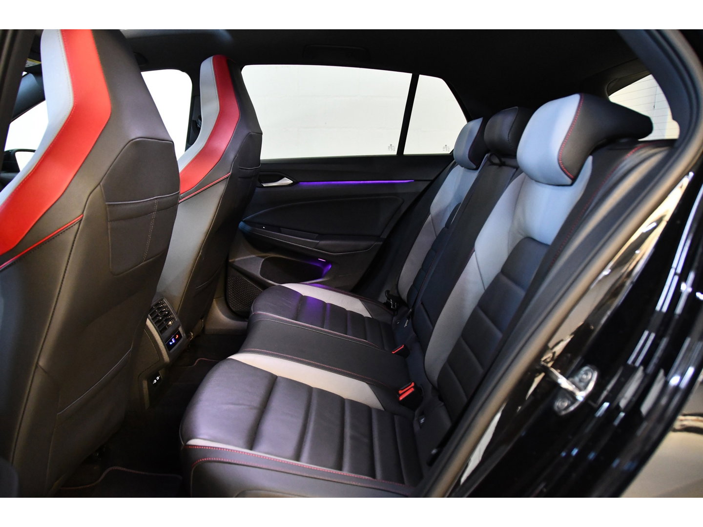 Volkswagen Golf 2.0 TSI GTI Clubsport, Pano, Sfeer